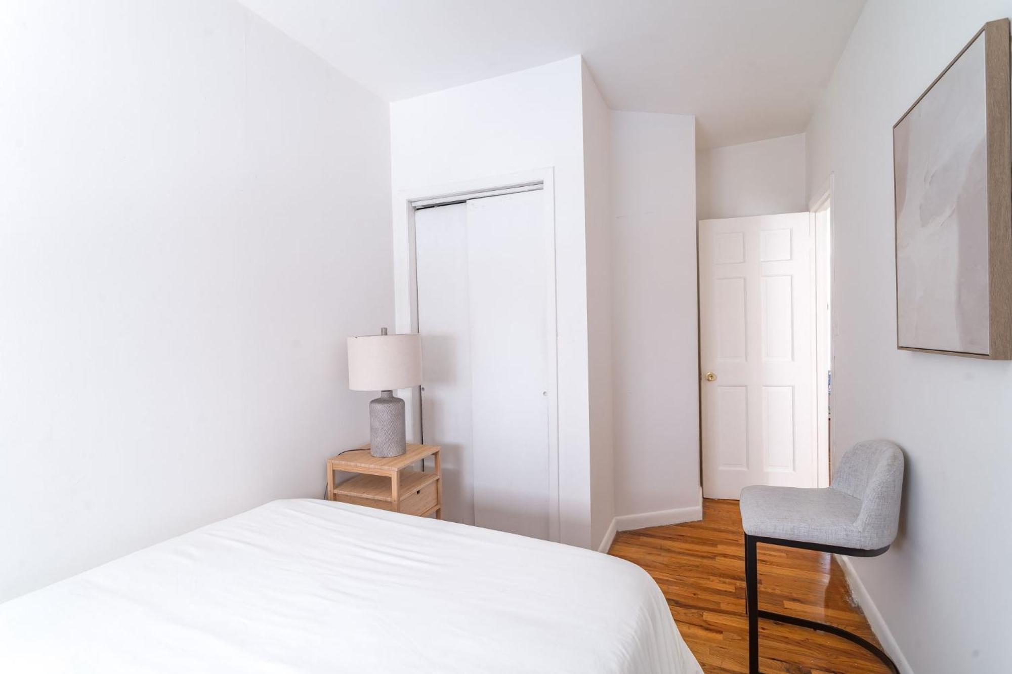 Bright 3br 1ba Retreat In Hells Kitchen Steps From Times Square Appartement *